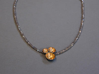 Unikate aus Metall : Kette mit „Traumkelchen“