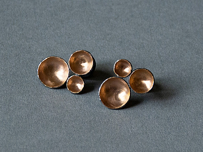 Unikate aus Metall : Ohrstecker mit „Traumkelchen“