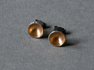 Unikate aus Metall : Ohrstecker mit „Traumkelch“