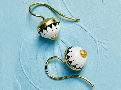 Ute Dippel - Schmuck : Kugelohrhänger